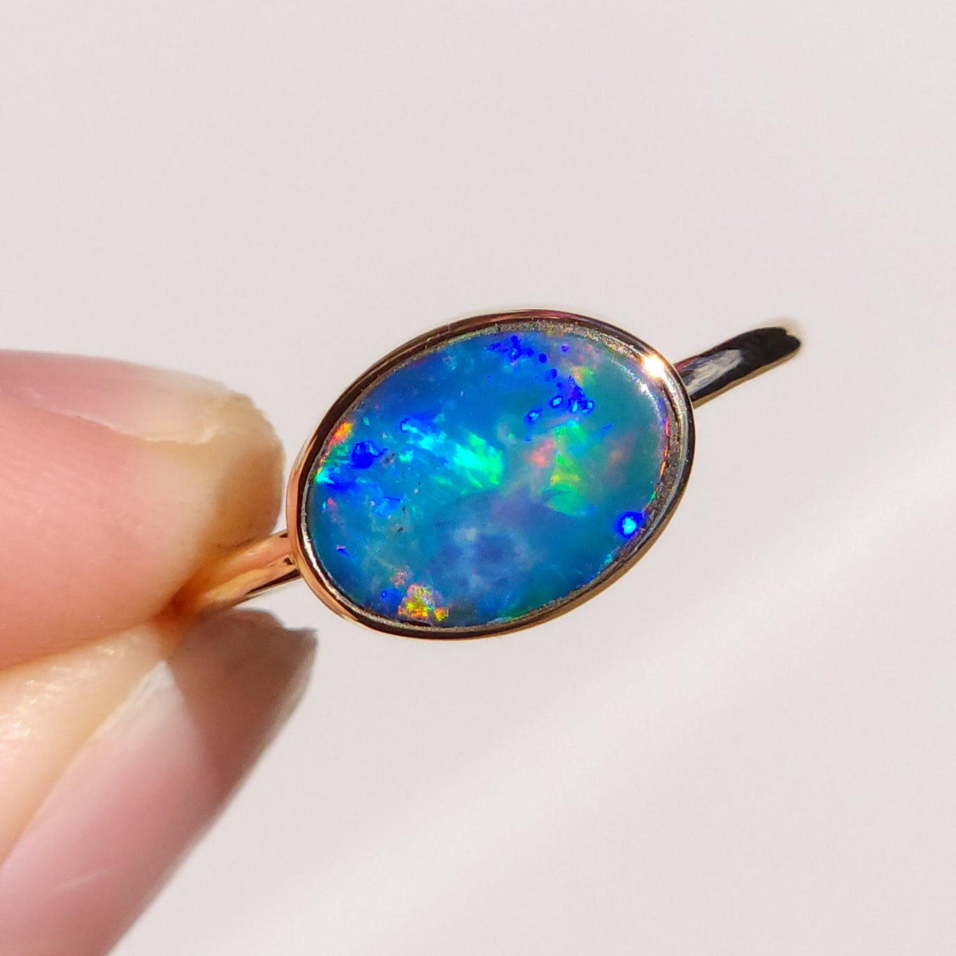 14K Gold Australian opal ring / SIZE 7 / Coober Pedy opal doublet / statement ring/ Solid gold