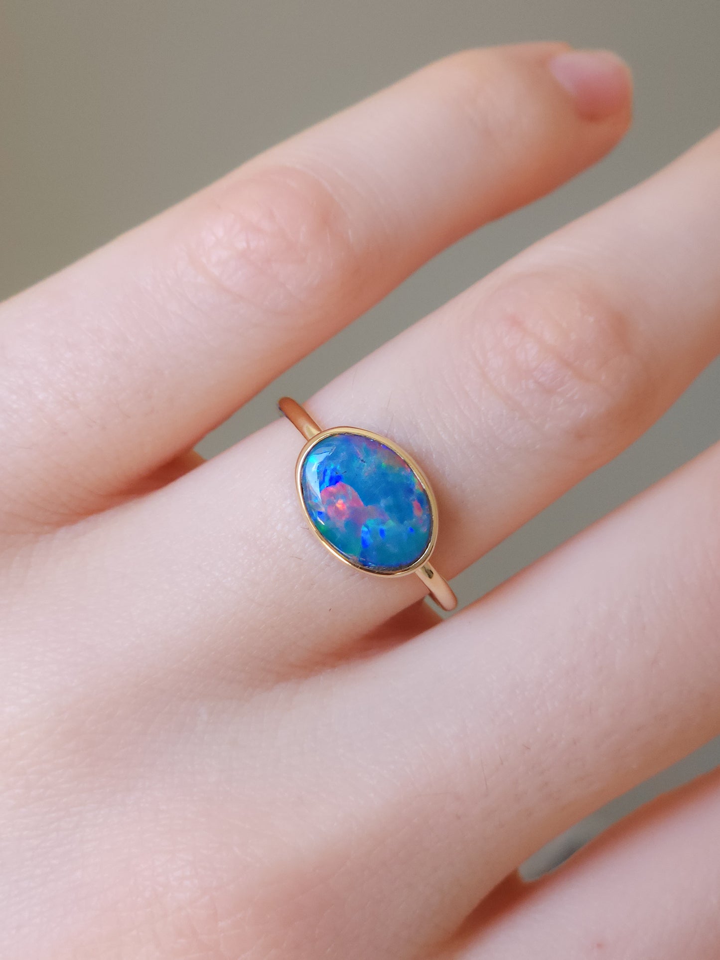 14K Gold Australian opal ring / SIZE 7 / Coober Pedy opal doublet / statement ring/ Solid gold