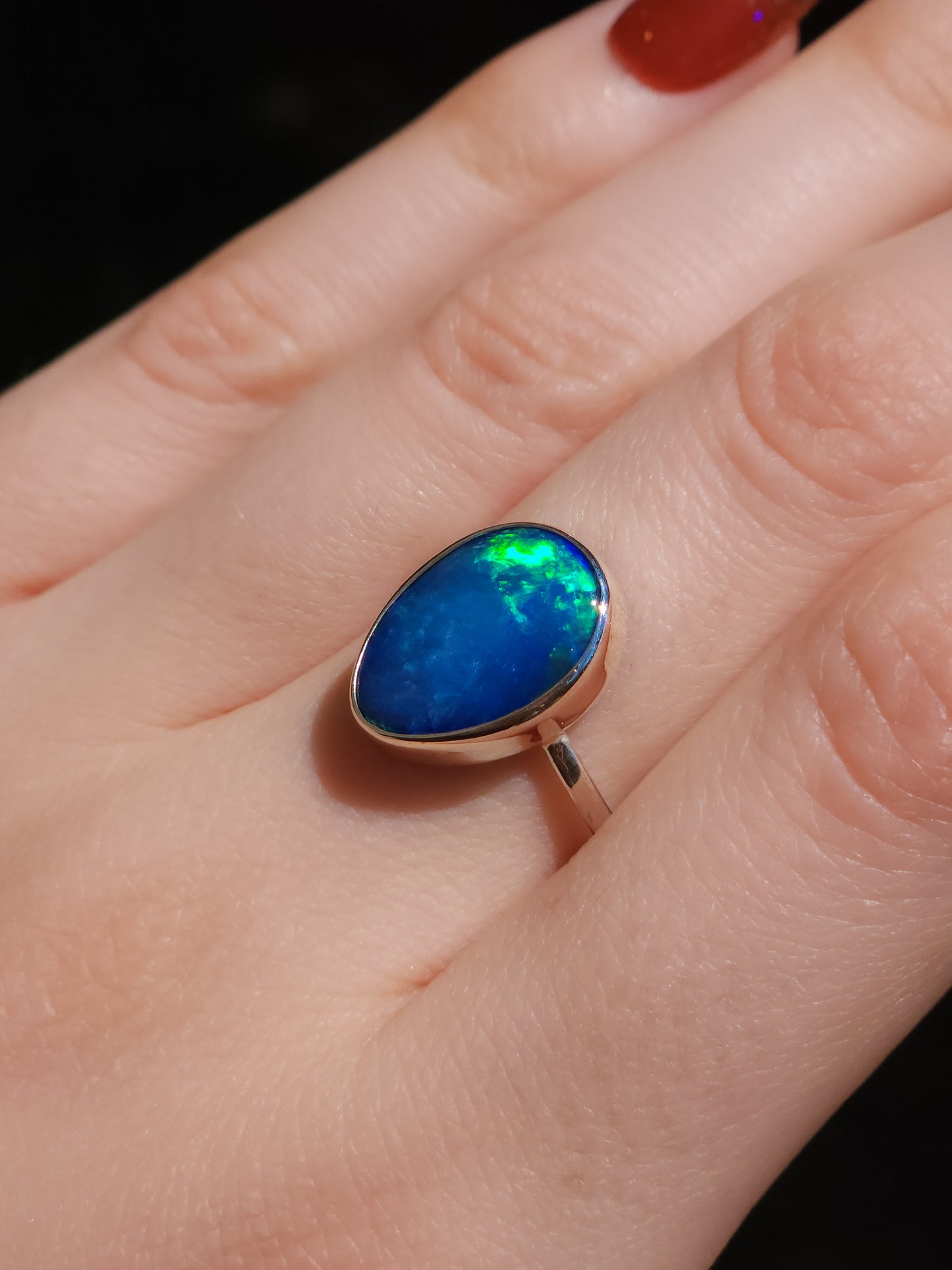 Coober Pedy opal ring / Size 8 / Australian Crystal opal doublet / Minimalist ring / dainty jewelry