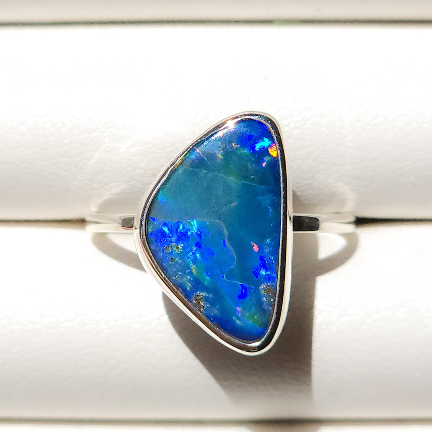 Rare Australian opal doublet ring / Free Sizing / Coober Pedy Opal / 925 solid silver / Statement ring / blue opal ring