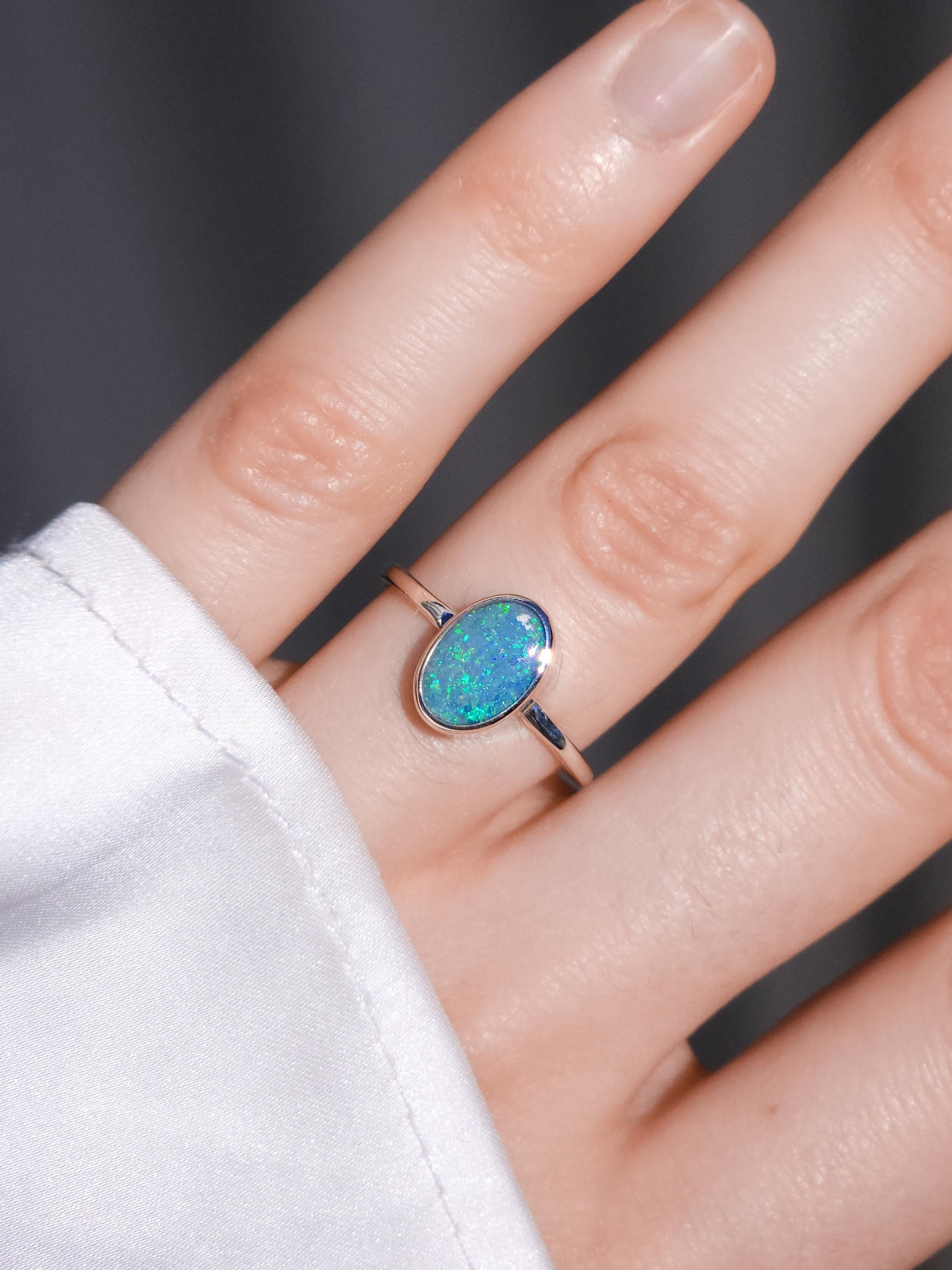 Australian opal doublet ring / Size US 7 3/4 / 925 silver/ minimal ring/ gemstone ring/ Coober Pedy opal/ crystal opal