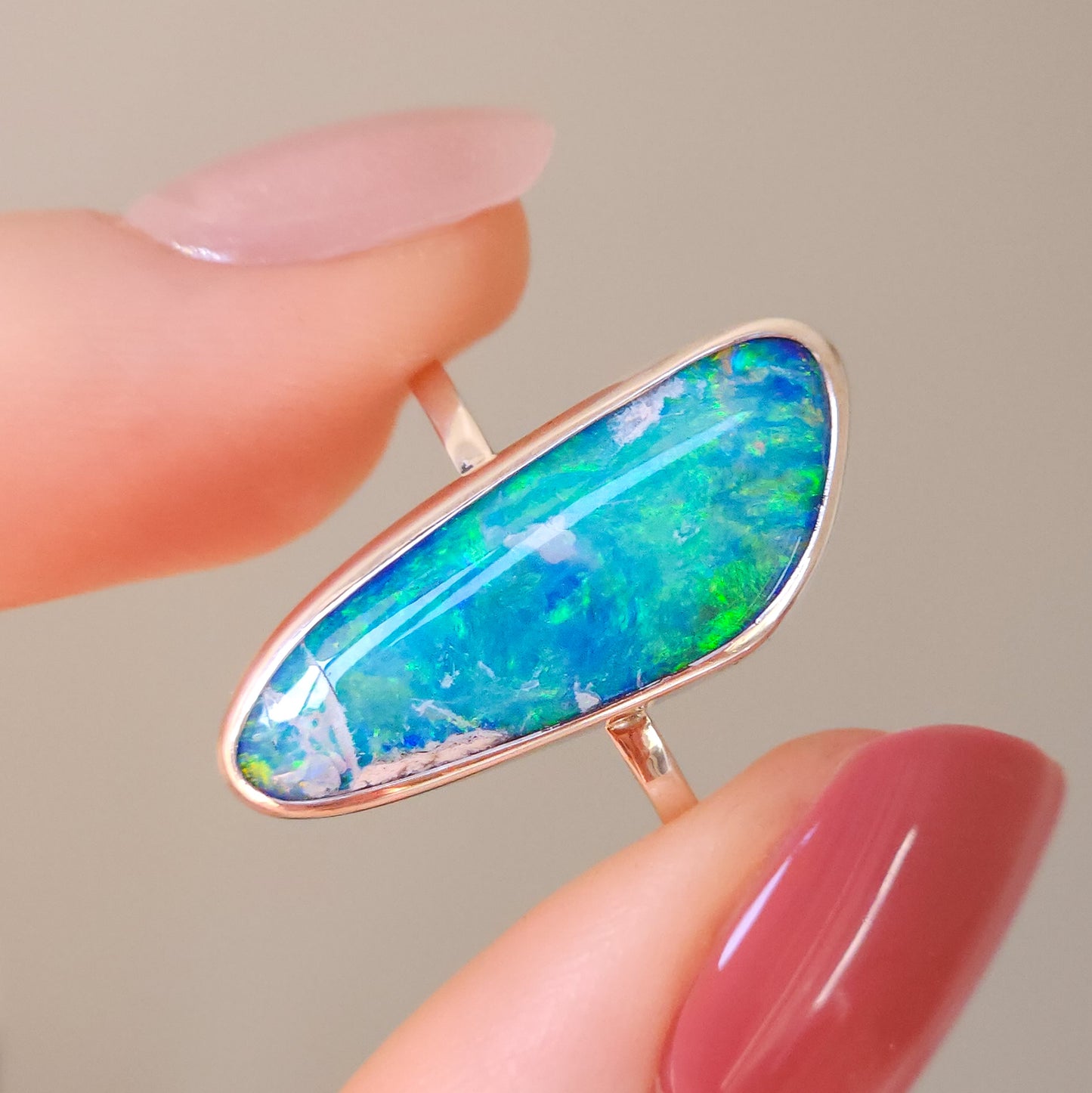 BABY BLUE | Australian Coober Pedy opal ring / Size 7 3/4 / Australian Crystal opal doublet / Minimalist ring / dainty jewelry