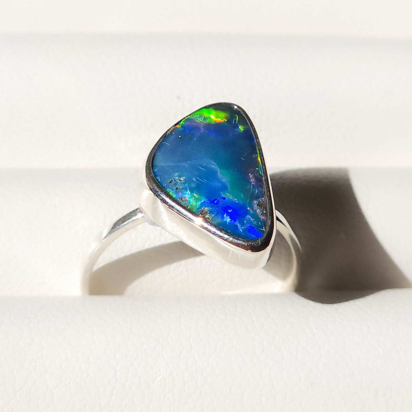 Rare Australian opal doublet ring / Free Sizing / Coober Pedy Opal / 925 solid silver / Statement ring / blue opal ring