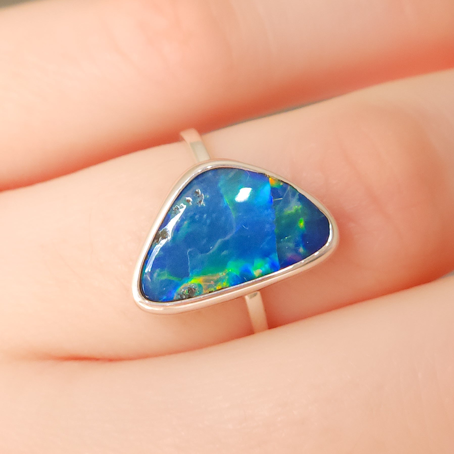 Rare Australian opal doublet ring / Free Sizing / Coober Pedy Opal / 925 solid silver / Statement ring / blue opal ring