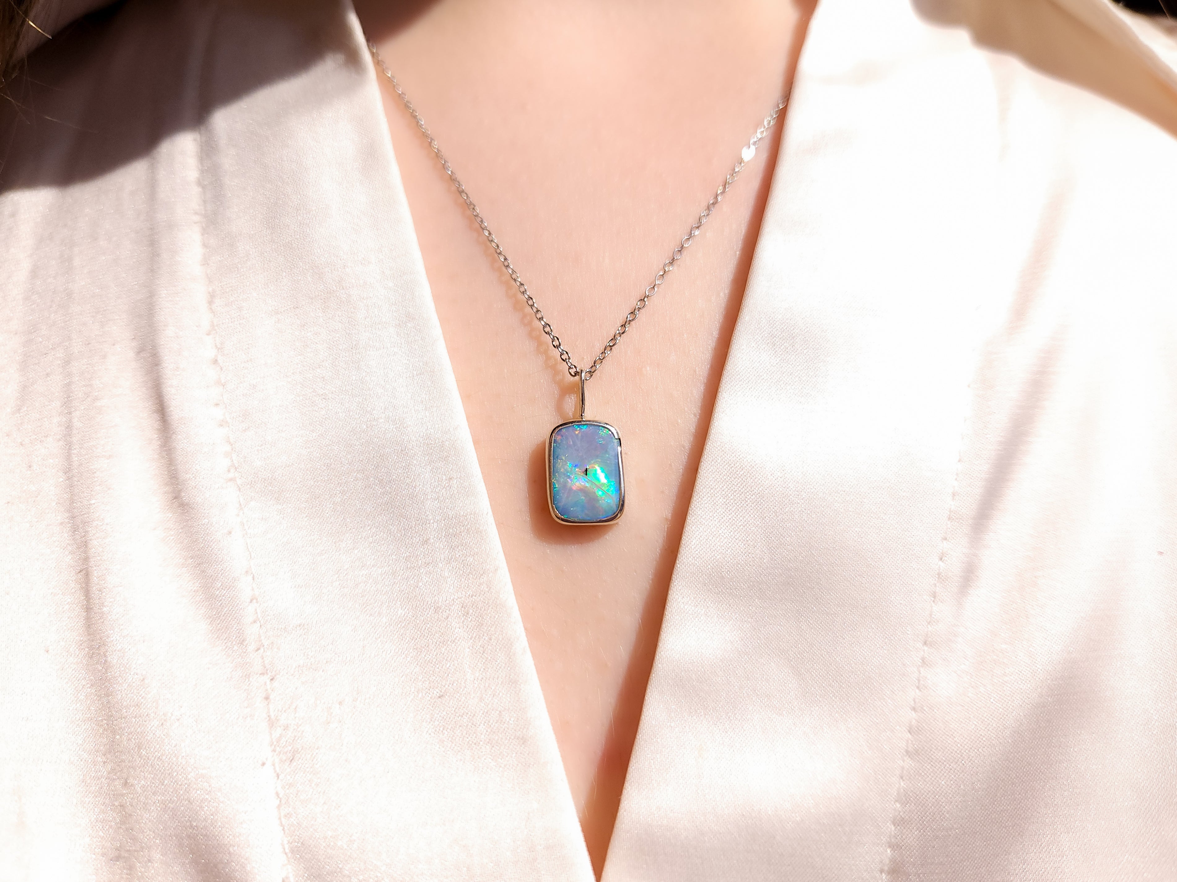 LIGHT | Australian opal doublet pendant / 925 Silver/ Coober Pedy/ statement necklace/ dainty jewelry
