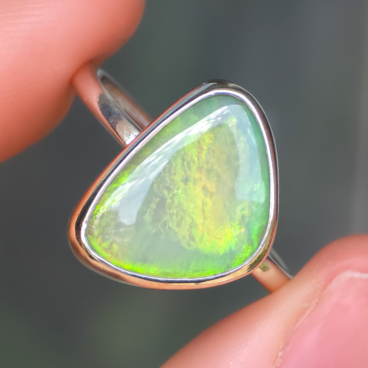 Australian Mintabie opal doublet ring / Free Sizing / 925 solid silver / minimal jewelry / flashy green