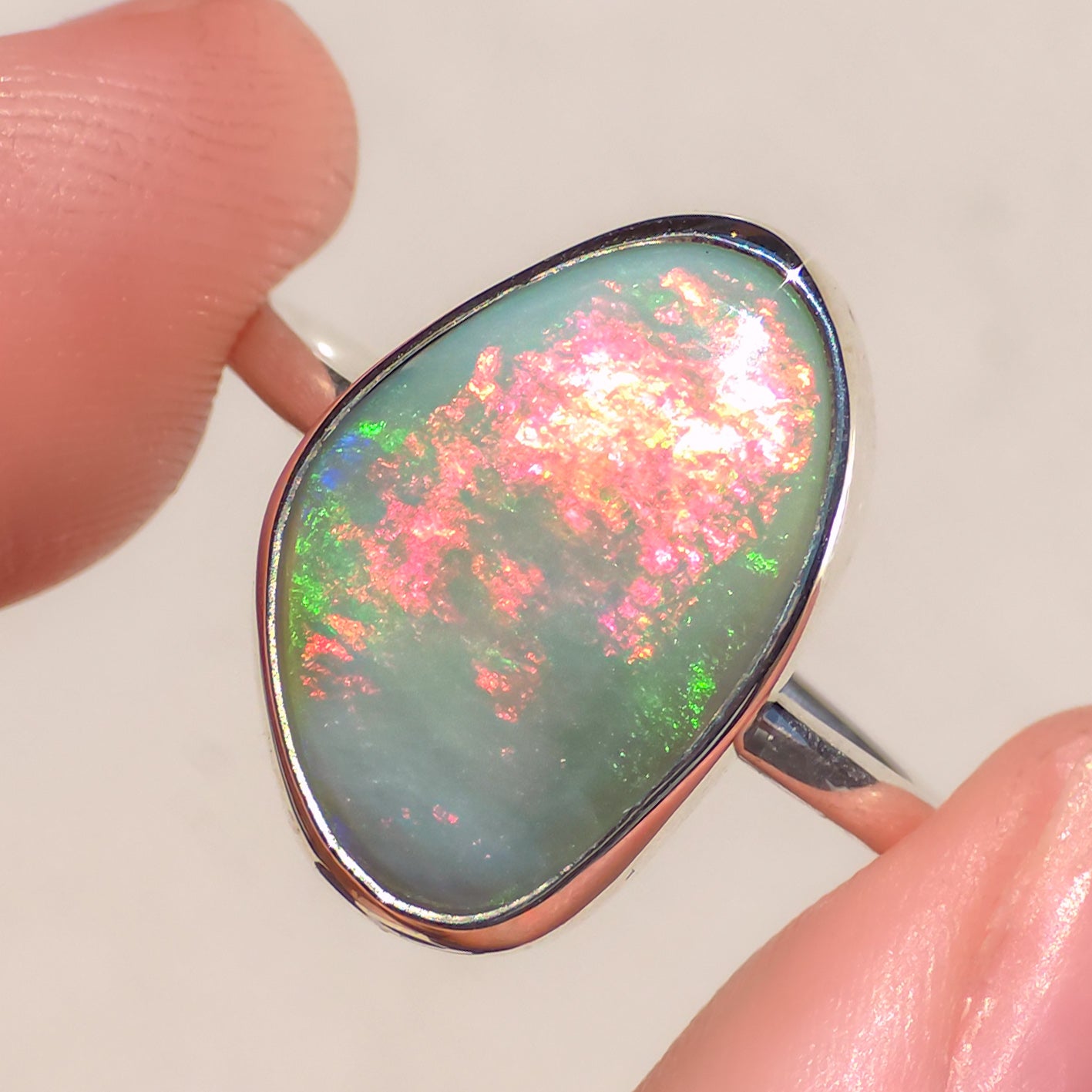 GALACTIC | Australian Mintabie opal doublet ring / Free Sizing / 925 solid silver / minimal jewelry / rainbow opal