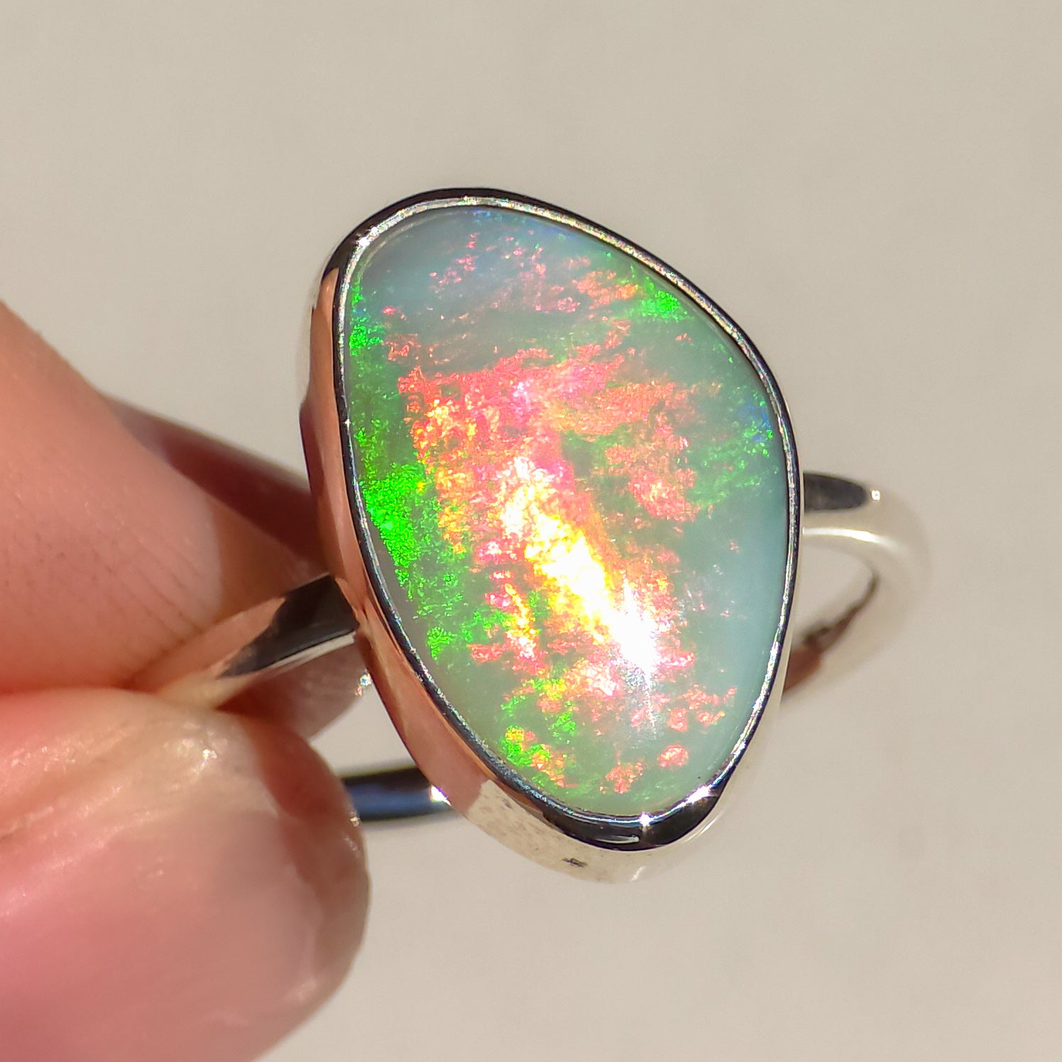 GALACTIC | Australian Mintabie opal doublet ring / Free Sizing / 925 solid silver / minimal jewelry / rainbow opal