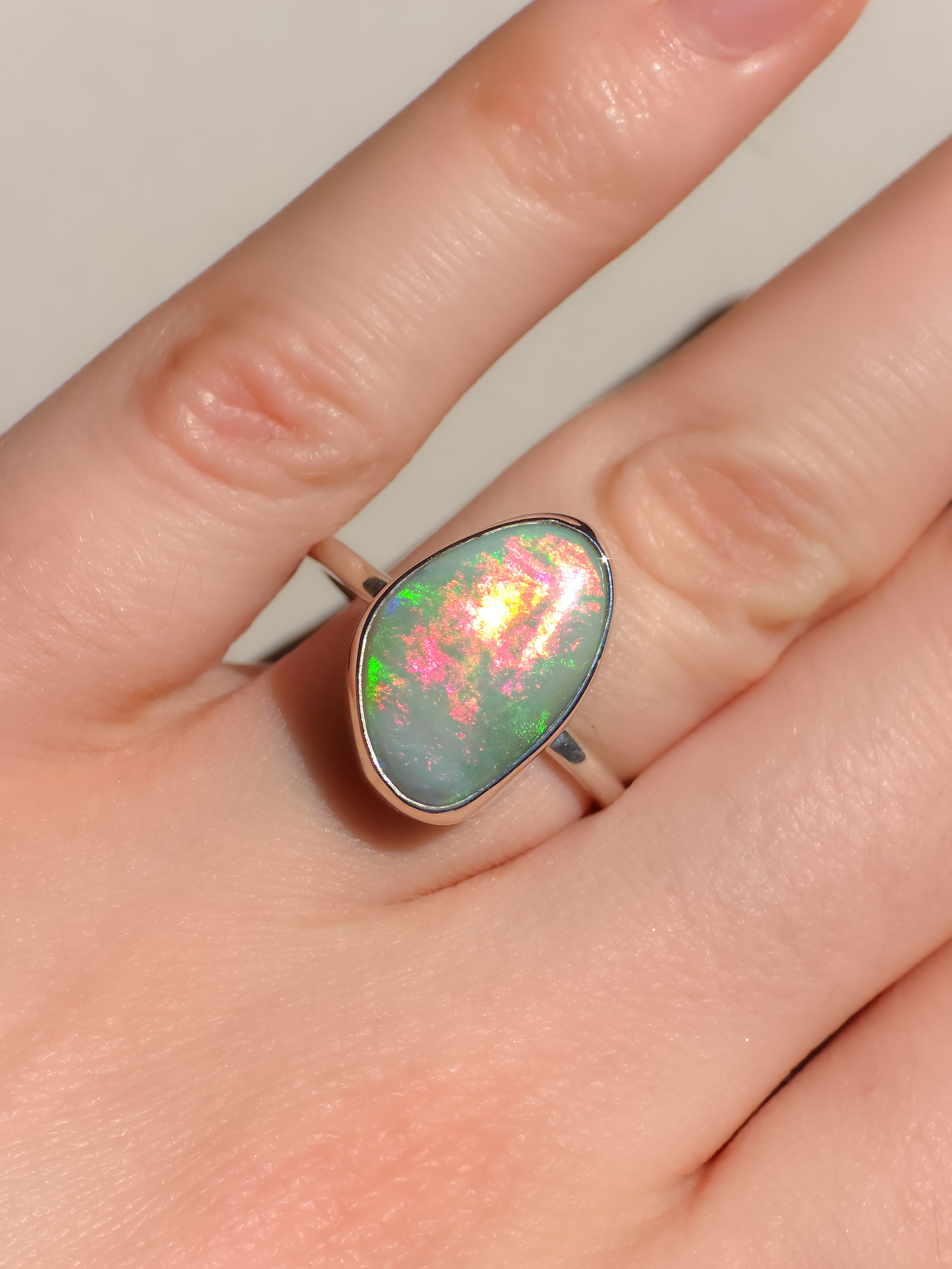 GALACTIC | Australian Mintabie opal doublet ring / Free Sizing / 925 solid silver / minimal jewelry / rainbow opal