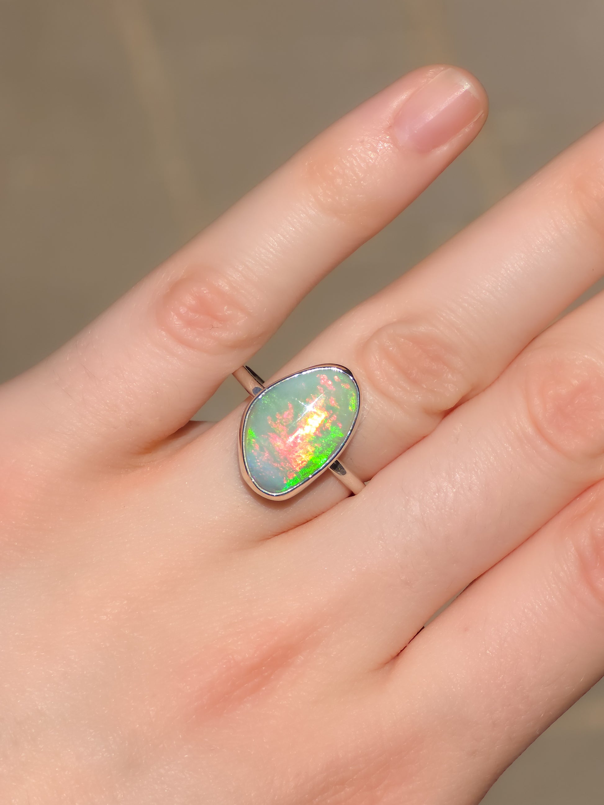 GALACTIC | Australian Mintabie opal doublet ring / Free Sizing / 925 solid silver / minimal jewelry / rainbow opal