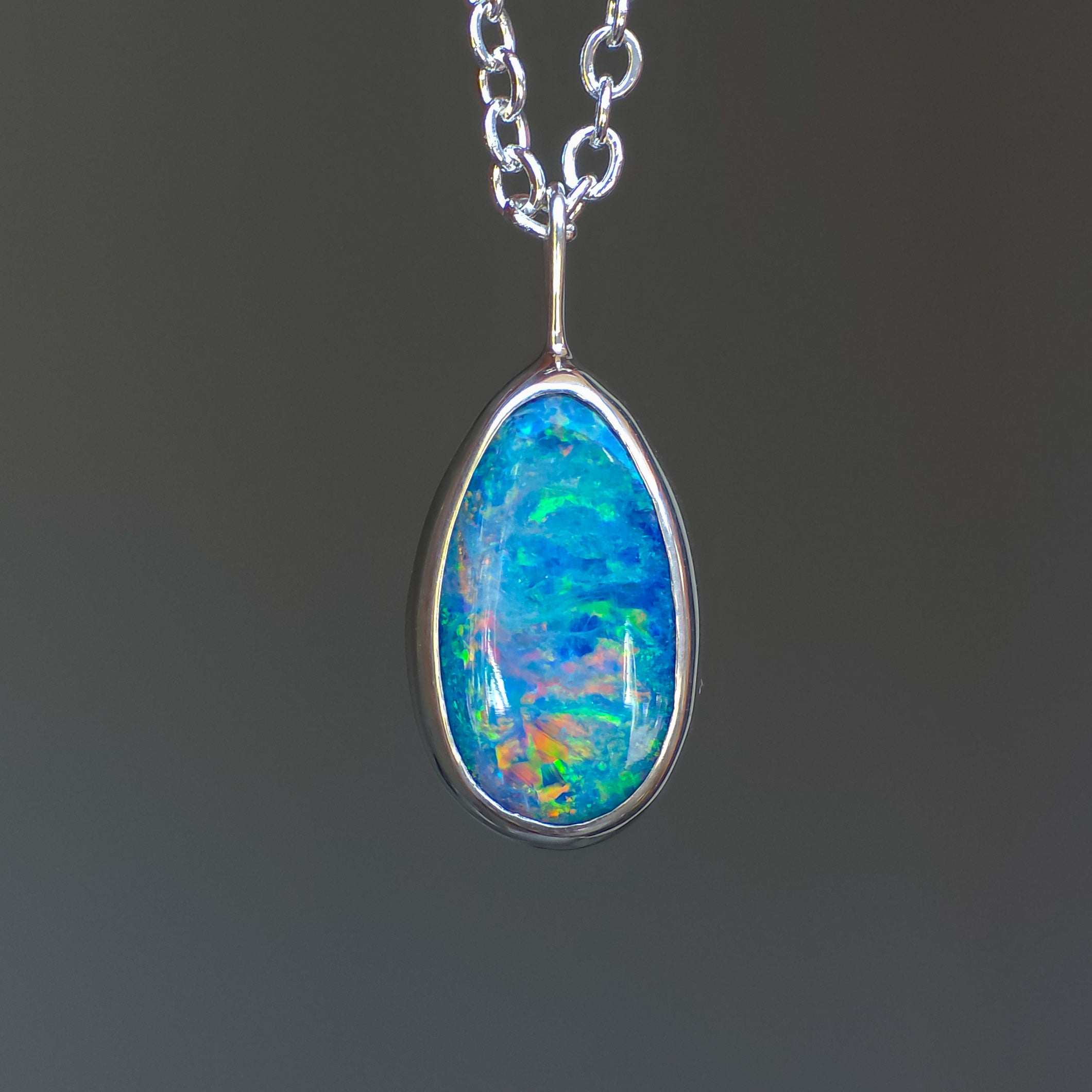AGAPE | Coober Pedy opal doublet necklace / 925 silver charm pendant