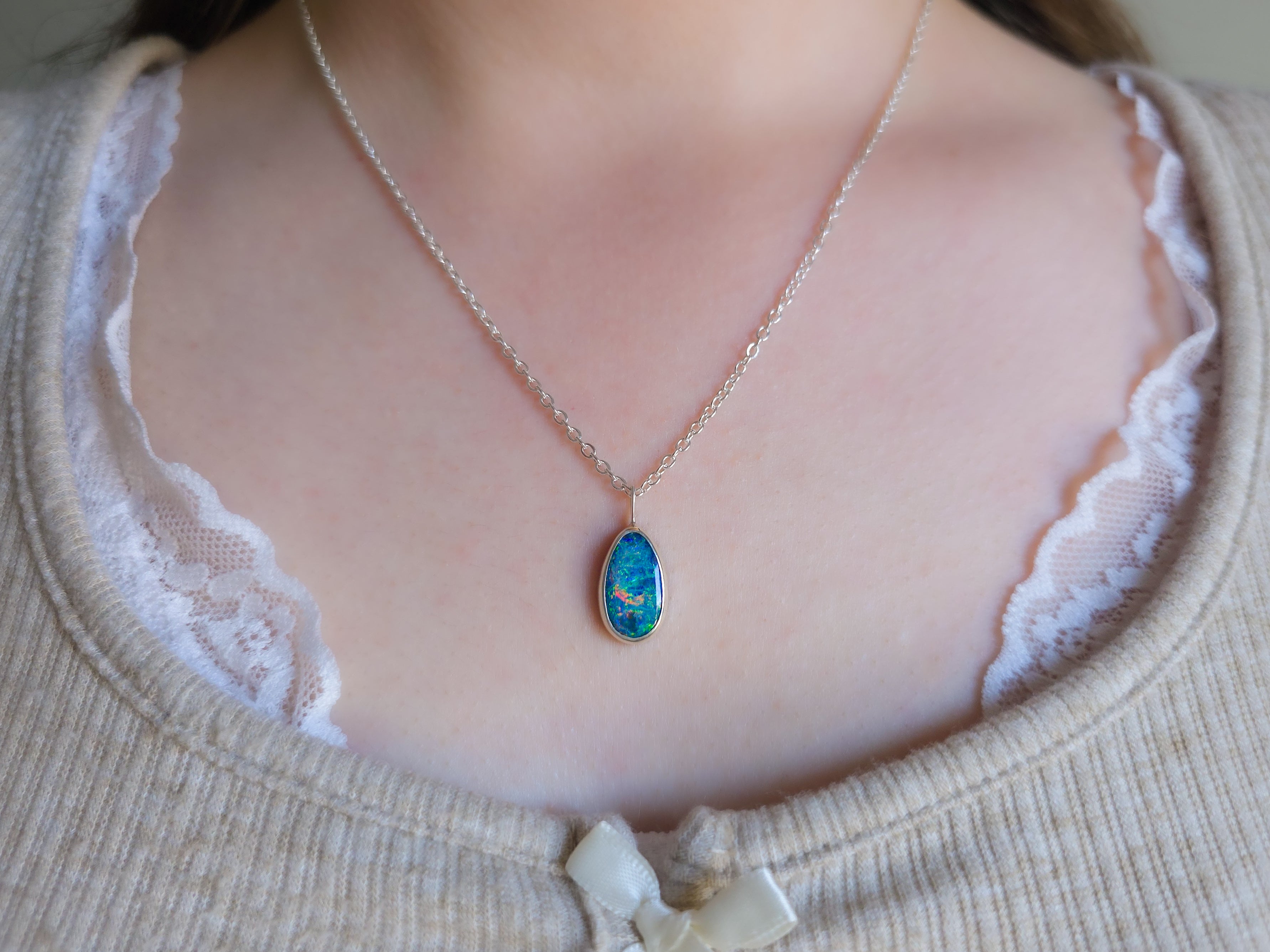 AGAPE | Coober Pedy opal doublet necklace / 925 silver charm pendant
