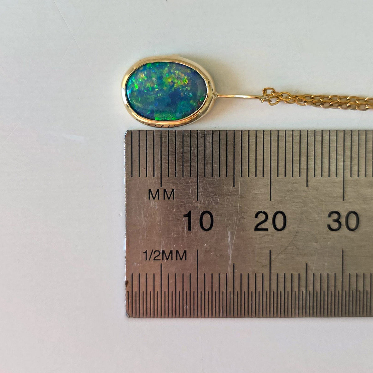 CON BRIO | 14K Gold Coober Pedy Opal Doublet Pendant, Rainbow Australian Opal