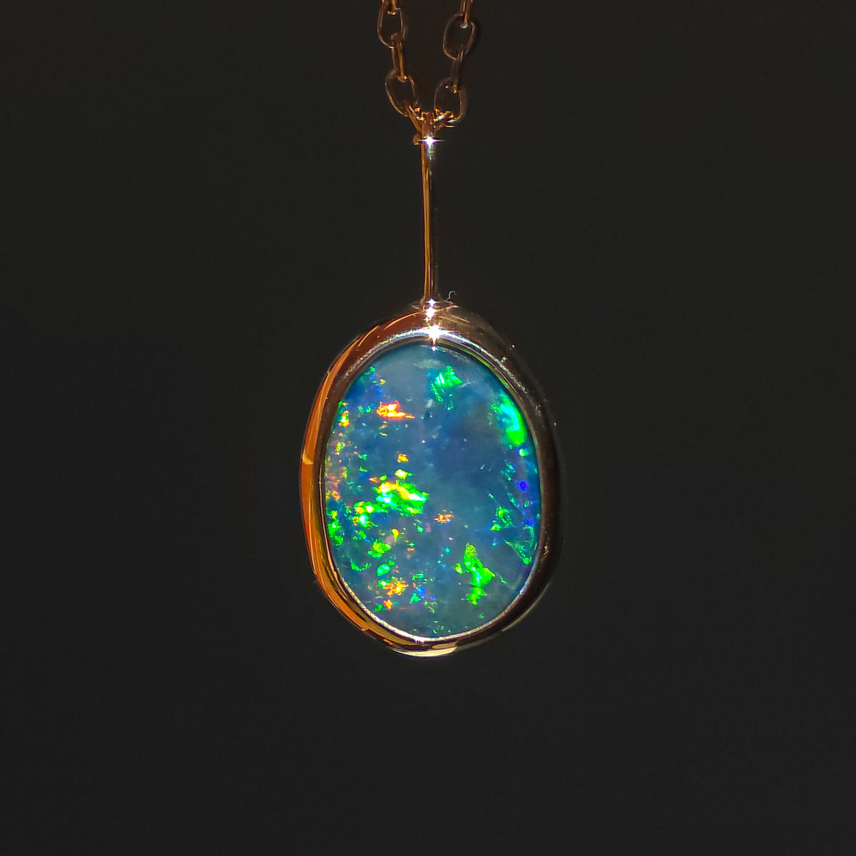 CON BRIO | 14K Gold Coober Pedy Opal Doublet Pendant, Rainbow Australian Opal
